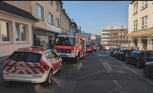 Feuerwehr Witten: FW Witten: Feuer im Hinterhof der Johannisstraße