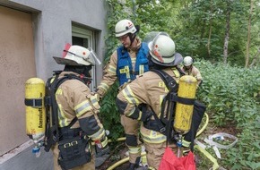 Freiwillige Feuerwehr Menden: FW Menden: Brand in leerstehendem Mehrfamilienhaus