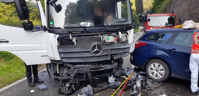 Polizeidirektion Neustadt/Weinstraße: POL-PDNW: Verkehrsunfall mit schwer verletzter Person