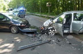 Polizei Minden-Lübbecke: POL-MI: Zwei Verletzte nach PKW-Unfall