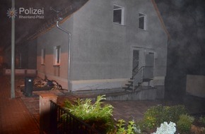 Polizeipräsidium Westpfalz: POL-PPWP: Brand in Einfamilienhaus - rund 100.000 Euro Schaden