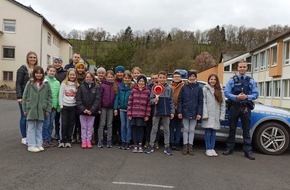 Polizeidirektion Wittlich: POL-PDWIL: Die #BitBürgerpolizei zu Besuch in der Grundschule St. Hubertus in Körperich