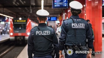 Bundespolizeidirektion München: Bundespolizeidirektion München: Alkoholisierter S-Bahn-Surfer / Bundespolizei warnt vor lebensgefährlichem Unsinn!