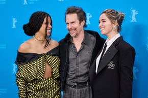 GOOD LUCK, HAVE FUN, DON'T DIE von Gore Verbinski begeistert das Publikum! / Glanzvolle Premiere auf den 76. Internationalen Filmfestspielen Berlin