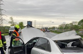 Feuerwehr Oberhausen: FW-OB: Verkehrsunfall zwischen PKW und LKW auf der BAB 42