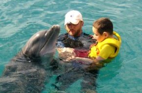 ProSieben: Letzte Hoffnung: Können Delphine dem neunjährigen Ellert Gräßle aus Berlin helfen?