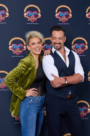Stage Entertainment: & JULIA – Sabrina Weckerling un Maximilian Mann spielen Hauptrollen
