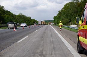 Feuerwehr Ratingen: FW Ratingen: Schwerer Verkehrsunfall auf der A3 - Familie hatte großes Glück