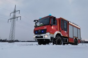 Freiwillige Feuerwehr Werne: FW-WRN: Allradantrieb und Schneeketten sichern die Einsatzfahrt in die verschneiten ländlichen Einsatzgebiete