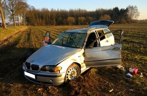 Freiwillige Feuerwehr Bedburg-Hau: FW-KLE: BMW prallt gegen Straßenbaum/ Fahrer wird verletzt