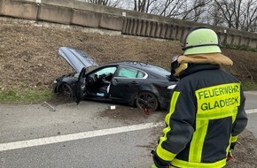 Feuerwehr Gladbeck: FW-GLA: Vier Verletzte bei Unfall auf der A2