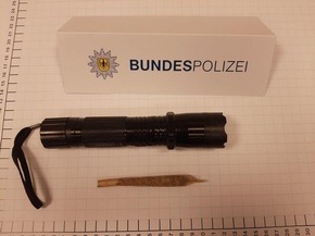 BPOL NRW: Bundespolizei Verhaftet Am Wochenende Sechs Reisende Am ...