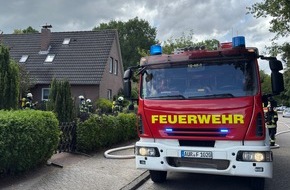Freiwillige Feuerwehr Aurich: FW-AUR: Geb&uuml;schfeuer greift auf Unterstand &uuml;ber