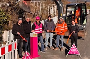 Deutsche Telekom AG: Spatenstich: Glasfaser für Lülsfeld startet zügig