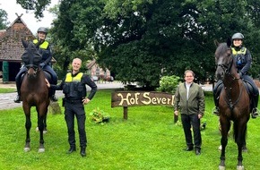 Polizeiinspektion Celle: POL-CE: Polizeistreife hoch zu Ross Polizeireiterinnen patrouillieren wieder im Naturpark Südheide