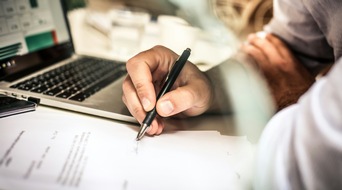 Oehler Web: Digitale Kaufvertr&auml;ge & Online-Signaturen - Was ist beim Autoankauf in der Schweiz wirklich rechtsg&uuml;ltig?