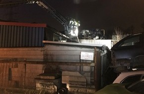 Feuerwehr Bottrop: FW-BOT: Brand einer Werkstatthalle einer Autowerkstatt