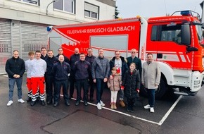 Feuerwehr Bergisch Gladbach: FW-GL: Heiligabend 2024 - Festliche Stimmung auf den Feuer- und Rettungswachen