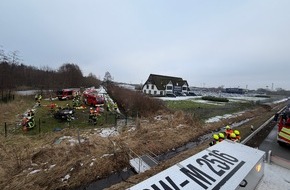 Kreisfeuerwehr Rotenburg (W&uuml;mme): FW-ROW: Schwerer Verkehrsunfall auf der BAB 1 bei Bockel