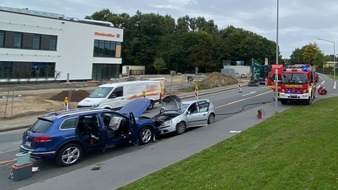 Feuerwehr Detmold: FW-DT: Verkehrsunfall - Frontalzusammenstoß