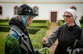 Kabel Eins: Amen! Für DAS BO heißt es "Ab ins Kloster!"- ab 7. Oktober 2021 immer donnerstags um 20:15 Uhr bei Kabel Eins