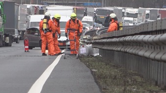 FW-ROW: Gefahrguteinsatz auf der A1 bei Sottrum - keine Verletzten