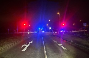 Polizeiinspektion Delmenhorst / Oldenburg - Land / Wesermarsch: POL-DEL: Landkreis Wesermarsch: Fu&szlig;g&auml;nger bei Verkehrsunfall in Nordenham lebensgef&auml;hrlich verletzt +++ Zeugen gesucht