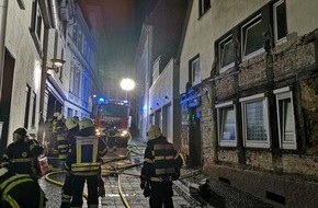 Feuerwehr Iserlohn: FW-MK: Blitzeinschläge, Verkehrsunfall und viele Rettungsdiensteinsätze