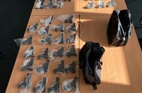 Polizei Dortmund: POL-DO: Durchsuchungen in acht Objekten in Dortmund und L&uuml;nen: Verdacht des organisierten Handels mit Waffen und Bet&auml;ubungsmitteln