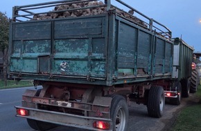 Kreispolizeibehörde Wesel: POL-WES: Hamminkeln - Verkehrsdienst untersagt Trecker-Gespann die Weiterfahrt