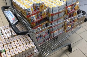 Polizeipräsidium Nordhessen - Kassel: POL-KS: Einkaufswagen randvoll mit Süßigkeiten: Ertappter Dieb lässt Beute zurück; Polizei sucht Zeugen