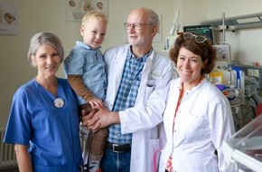 Helios Gesundheit: Wunderkind mit Kämpferherz: Wie der vierjährige Paul trotz Hirnblutung ins Leben fand