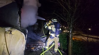 Feuerwehr Gevelsberg: FW-EN: Gartenlaube ausgebrannt