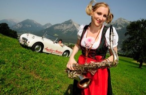ALPBACHTAL SEENLAND Tourismus: Petticoats und heulende Motoren