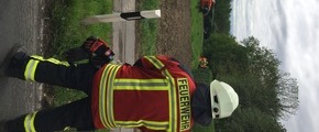 Feuerwehr Ratingen: FW Ratingen: Rollerfahrer bei Unfall schwer verletzt - Rettungshubschrauber im Einsatz
