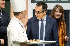 VanDrie Group: VanDrie Group begrüßt Landwirtschaftsminister auf der Internationalen Grünen Woche in Berlin / Kalbfleischfrühstück als Kickoff