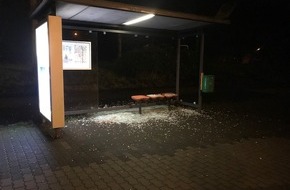 Polizeipräsidium Koblenz: POL-PPKO: Bushaltestelle am "Messeplatz" zerstört