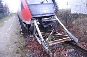 Bundespolizeiinspektion Rostock: BPOL-HRO: Regionalbahn prallt gegen Prellbock