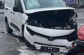 Polizei Mettmann: POL-ME: Zusammenstoß beim Abbiegen: zwei Personen leicht verletzt - 2512029