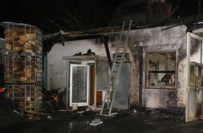 Polizei Hagen: POL-HA: Brand an einer Lagerhalle - wer kann Hinweise geben?