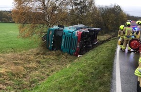 Feuerwehr Stolberg: FW-Stolberg: Schwerer Verkehrsunfall mit Sattelschlepper