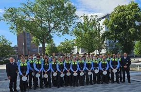 Polizei Düren: POL-DN: Das erste Mal auf Streife - Polizei Düren begrüßt 37 Kommissaranwärterinnen und -anwärter