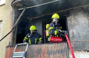 Feuerwehr Frankfurt am Main: FW-F: Brand in einem Mehrfamilienhaus in Zeilsheim