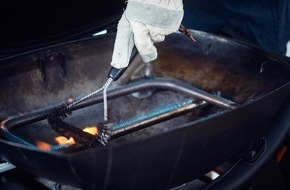 Deutscher Verband Flüssiggas e.V.: Verbrauchertipp | Gelb statt Blau: Was tun, wenn sich beim Gasgrill die Farbe der Flamme verändert?