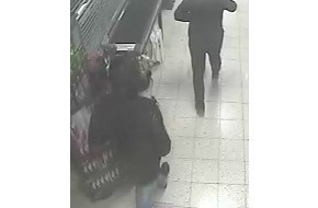 Polizei Rhein-Erft-Kreis: POL-REK: 210129-2: Supermarkträuber mit Bildern aus Überwachungskamera gesucht - Pulheim