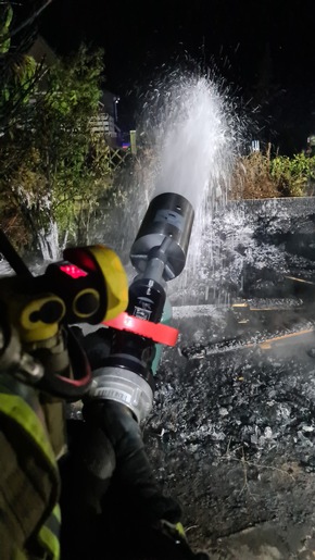 Feuerwehr Kleve: FW-KLE: Zügiges Eingreifen der Feuerwehr verhindert Waldbrand