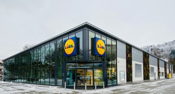 Lidl: Lidl in Deutschland eröffnet erste Filiale in Holzbauweise / Neue Filiale in Albstadt-Ebingen zeichnet sich durch umweltfreundliche Bauweise und Energieeffizienz über gesamten Lebenszyklus aus