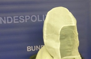 Bundespolizeidirektion Sankt Augustin: BPOL NRW: Spukschutzhaube, was ist das eigentlich? - Bundespolizei informiert über Einsatzmittel