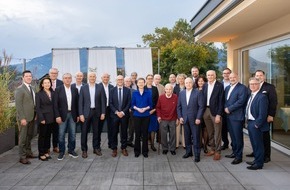 Fürstentum Liechtenstein: Regierung trifft sich mit ehemaligen Regierungsmitgliedern