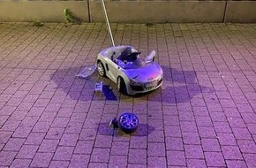 Polizei Wolfsburg: POL-WOB: Unbekannte Täter werfen ein Rutschauto von Parkdeck - Unbekanntes Opfer nur knapp verfehlt